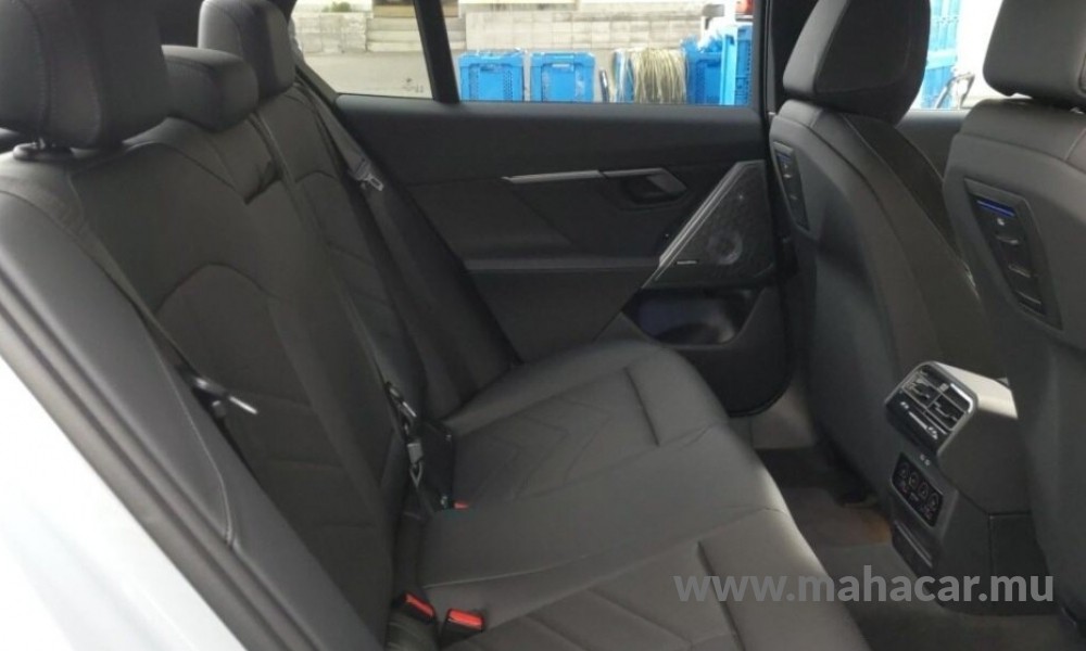 2023 BMW i5 photo 4