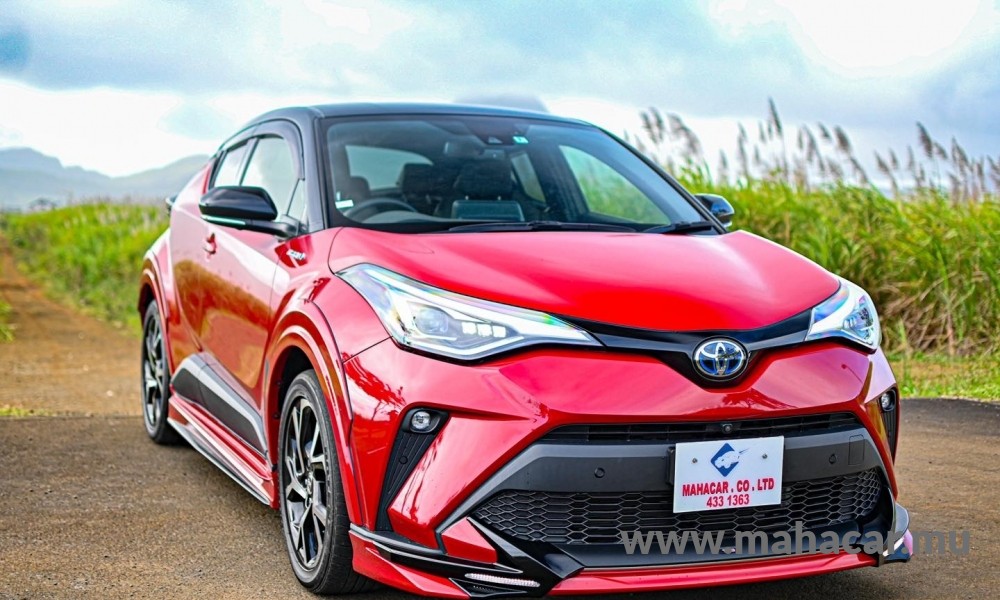2020 Toyota CHR HYBRID, Red