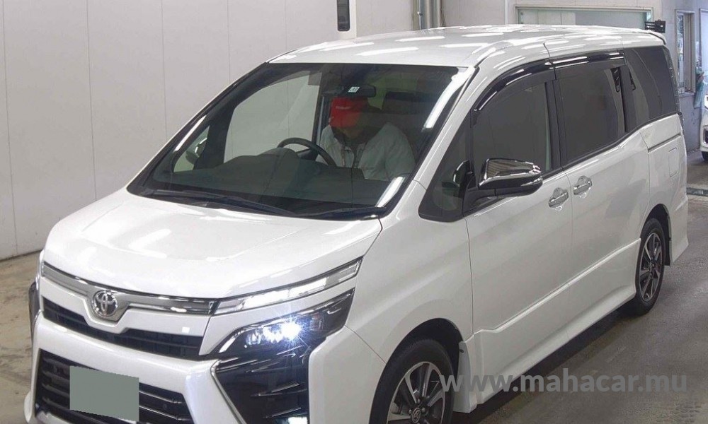 2021 Toyota VOXY, White