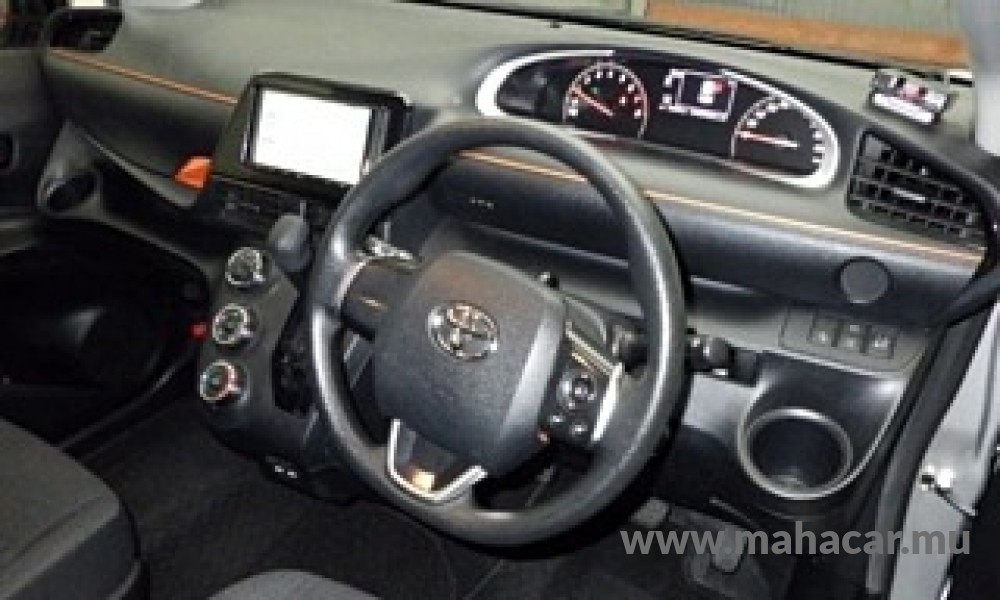2022 Toyota Sienta photo 4