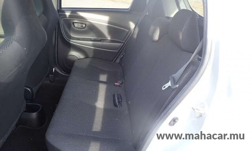 2019 Toyota Vitz photo 9