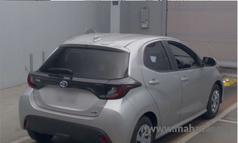 2021 Toyota Yaris Hybrid photo 2