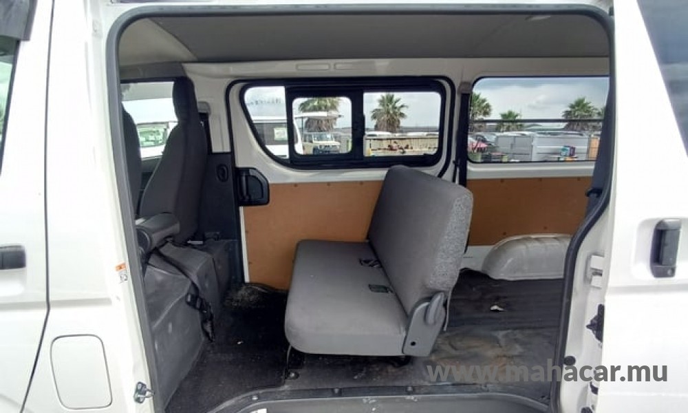 2022 Toyota Hiace photo 16