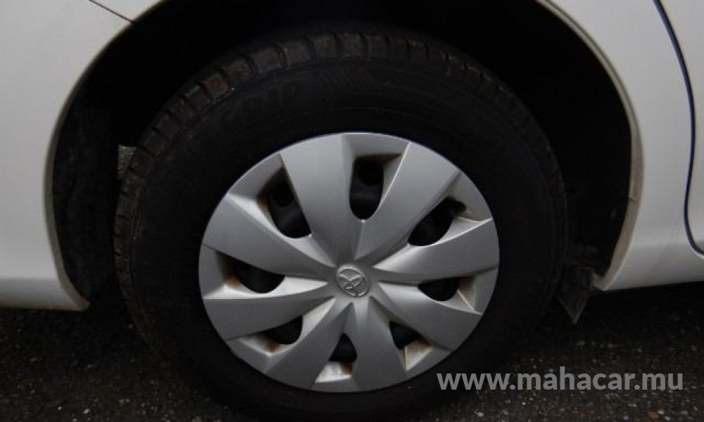 2019 Toyota Corolla Axio photo 8