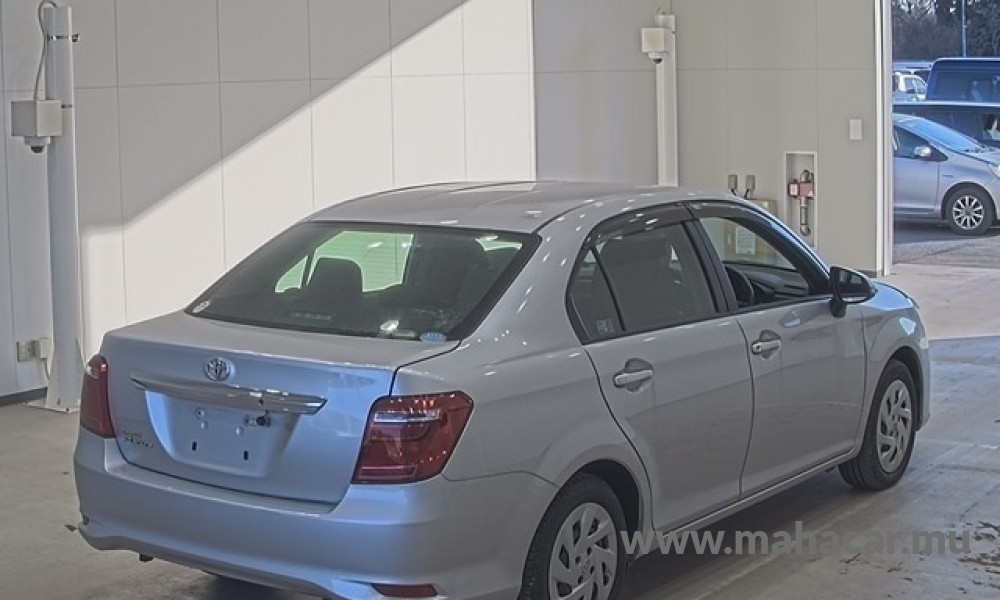2019 Toyota Corolla Axio photo 2