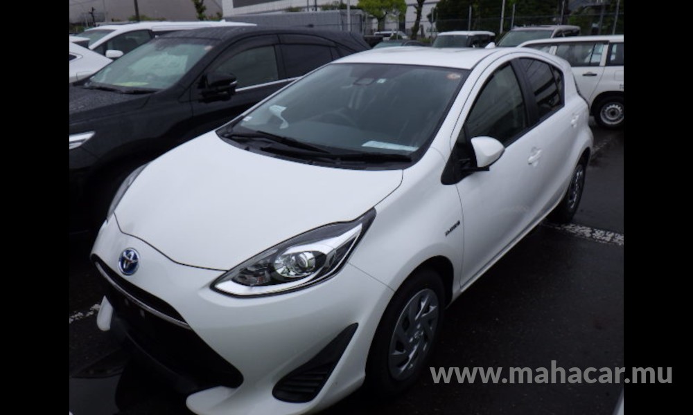 2019 Toyota AQUA photo 2