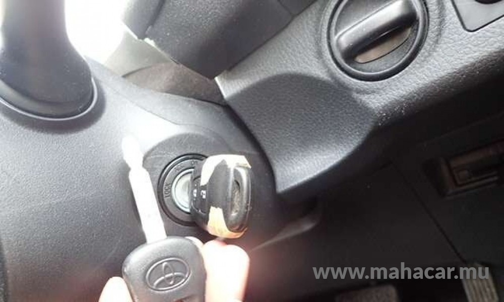 2019 Toyota Vitz photo 16