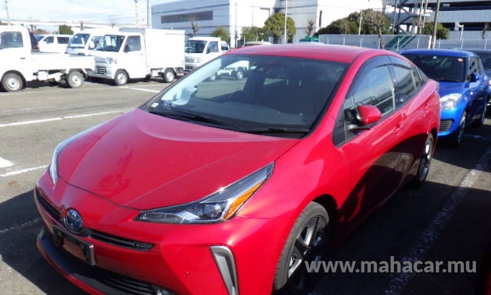 2020 Toyota PRIUS, Red