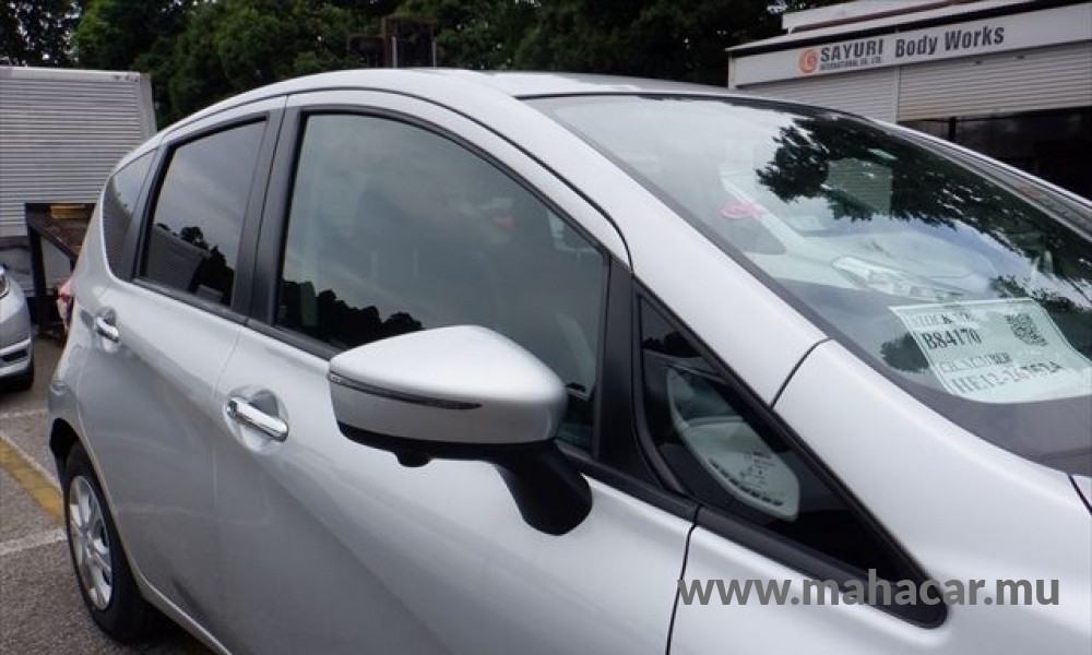 2019 Nissan NOTE E-POWER photo 14