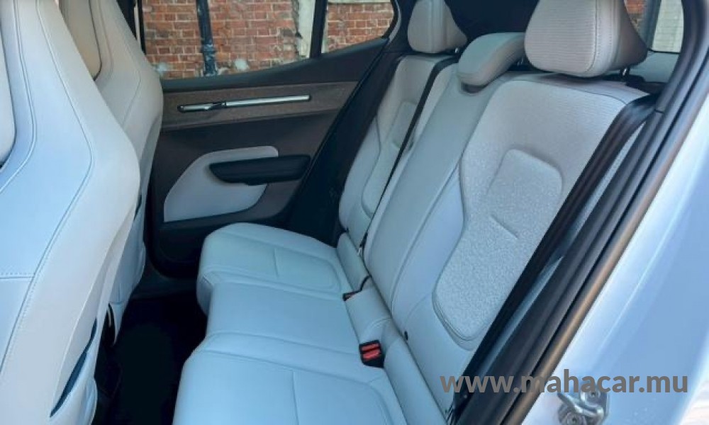 2024 VOLVO EX30 photo 6