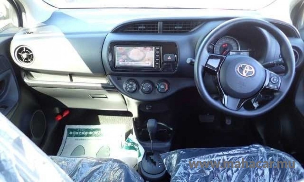 2019 Toyota Vitz photo 5