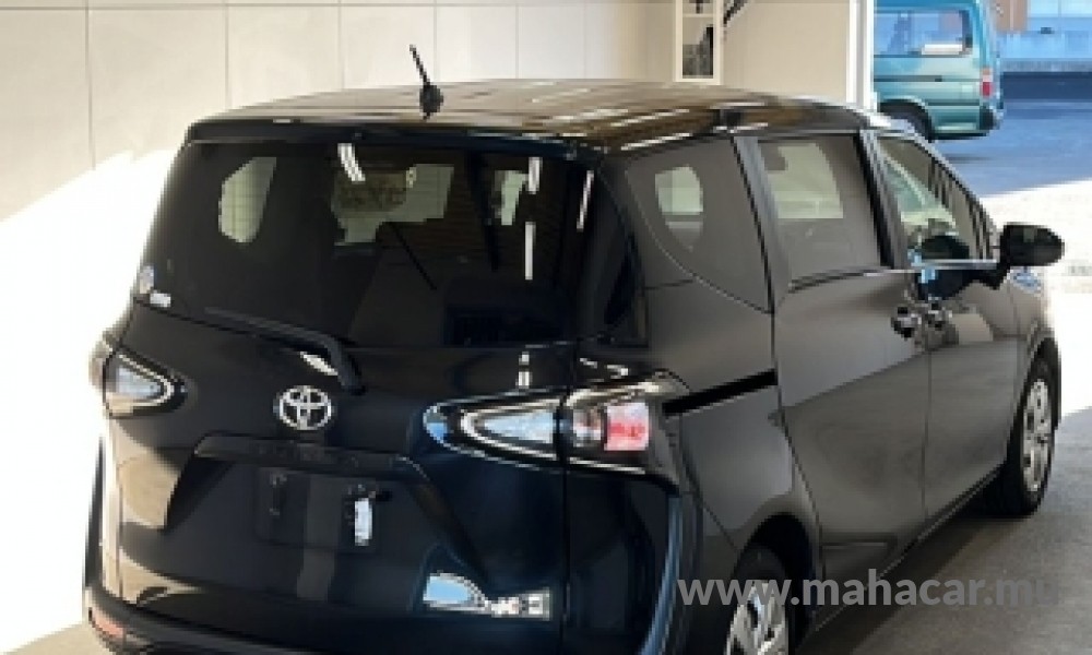 2022 Toyota Sienta photo 4