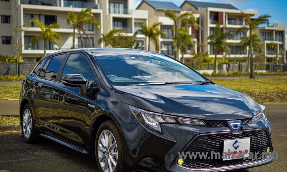 2019 Toyota Corolla Touring photo 2