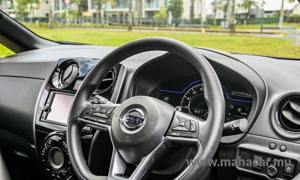 2019 Nissan NOTE E-POWER photo 2