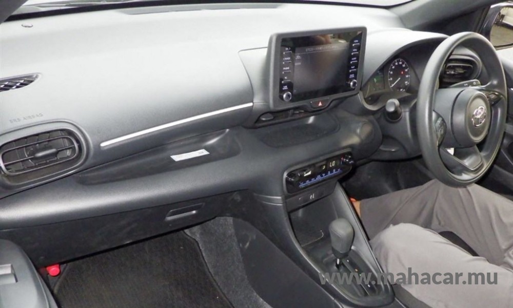2021 Toyota Yaris photo 3