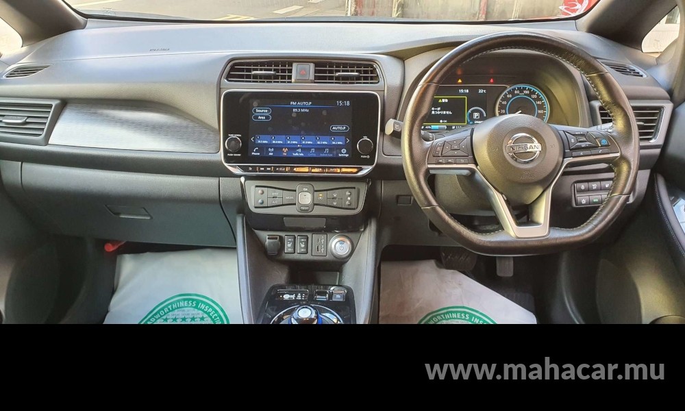 2020 Nissan Leaf G-Edition photo 11