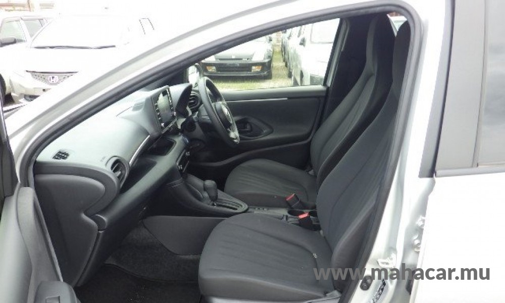 2021 Toyota Yaris Hybrid photo 5