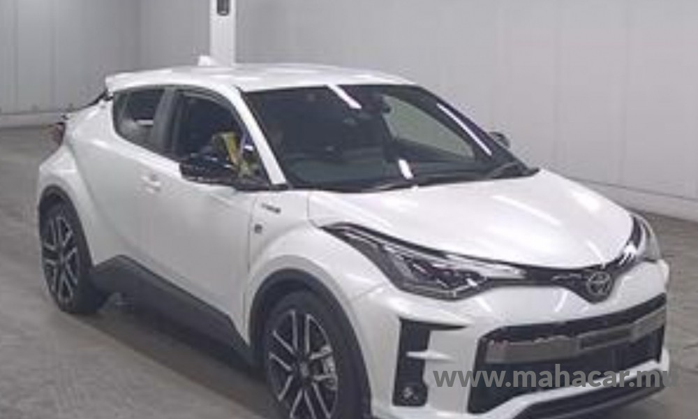 2020 Toyota CHR HYBRID, White