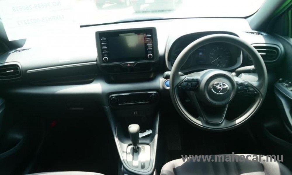 2023 Toyota Yaris Hybrid photo 6