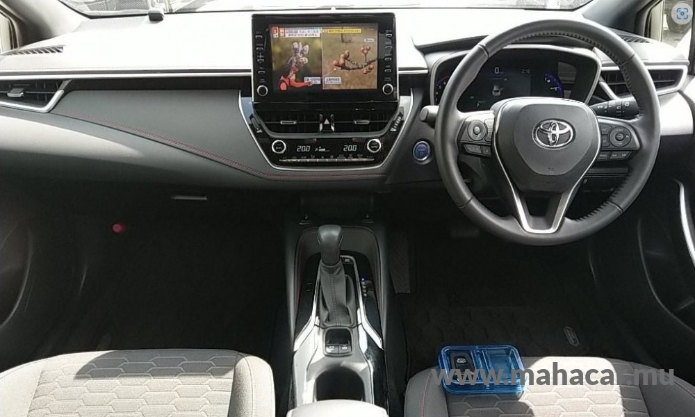 2021 Toyota Corolla photo 2