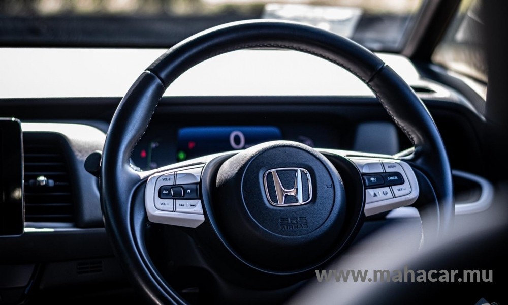 2020 Honda FIT HYBRID photo 3