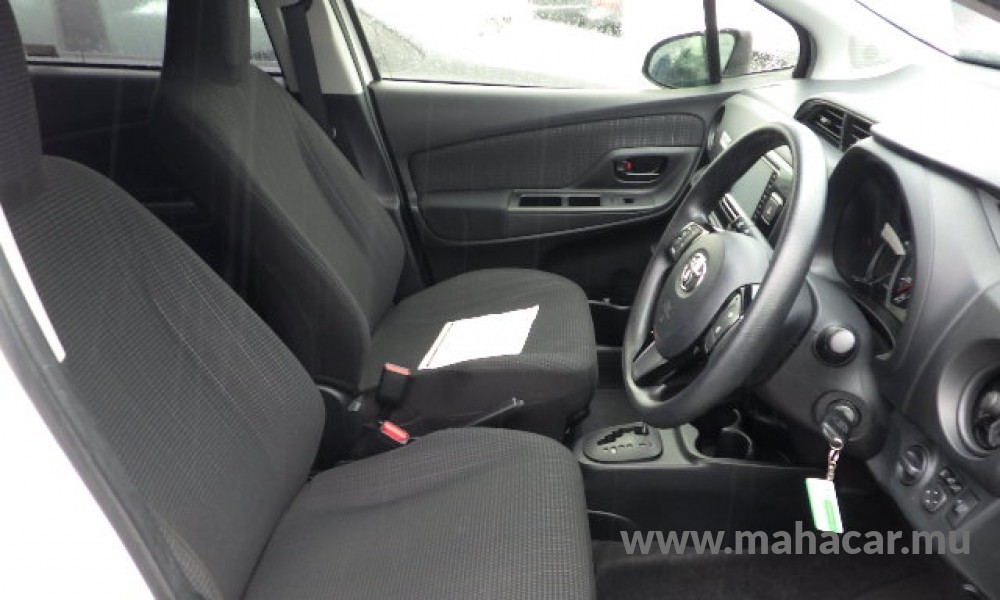 2019 Toyota Vitz photo 5