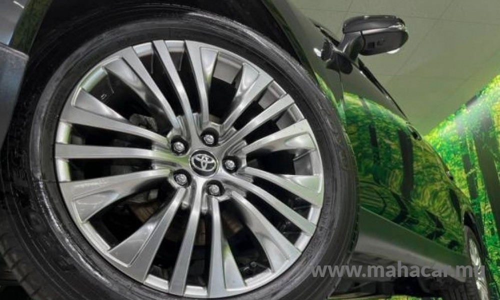 2021 Toyota Harrier photo 3