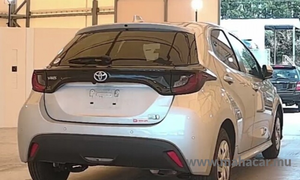 2021 Toyota Yaris Hybrid photo 4
