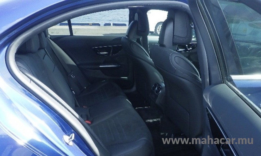 2023 Mercedes C200 photo 10