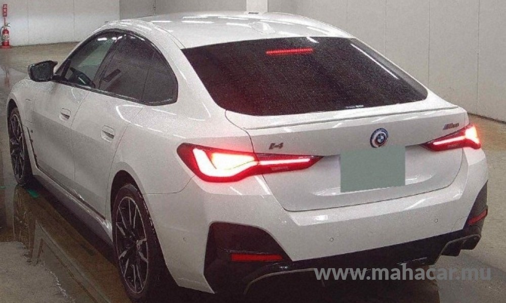 2024 BMW i4 photo 3