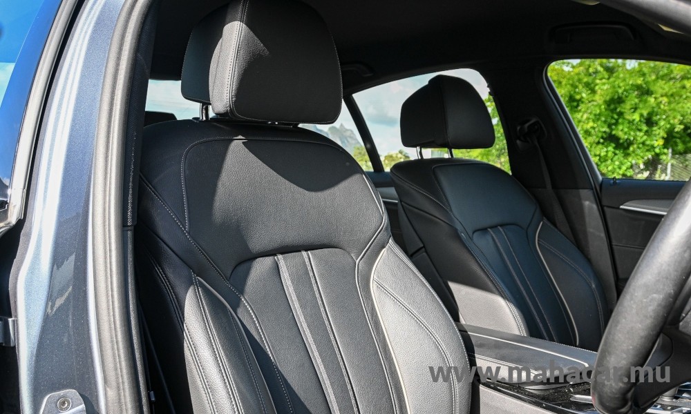 2019 BMW 530e photo 6