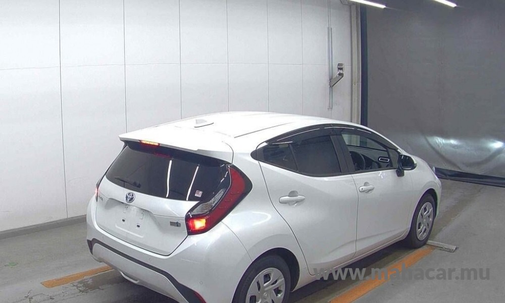 2023 Toyota AQUA photo 4