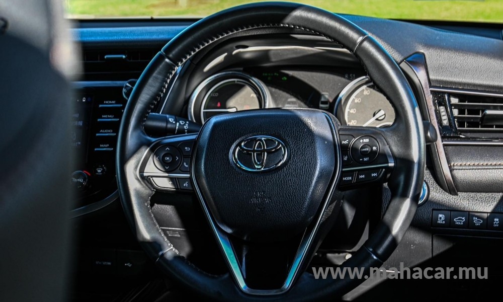 2020 Toyota Camry photo 4
