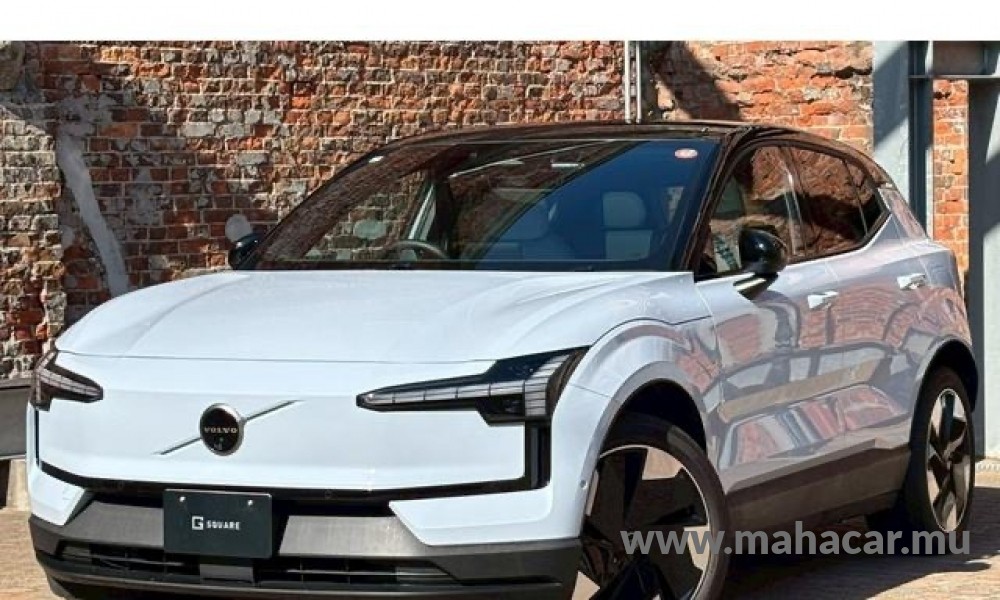 2024 VOLVO EX30, White