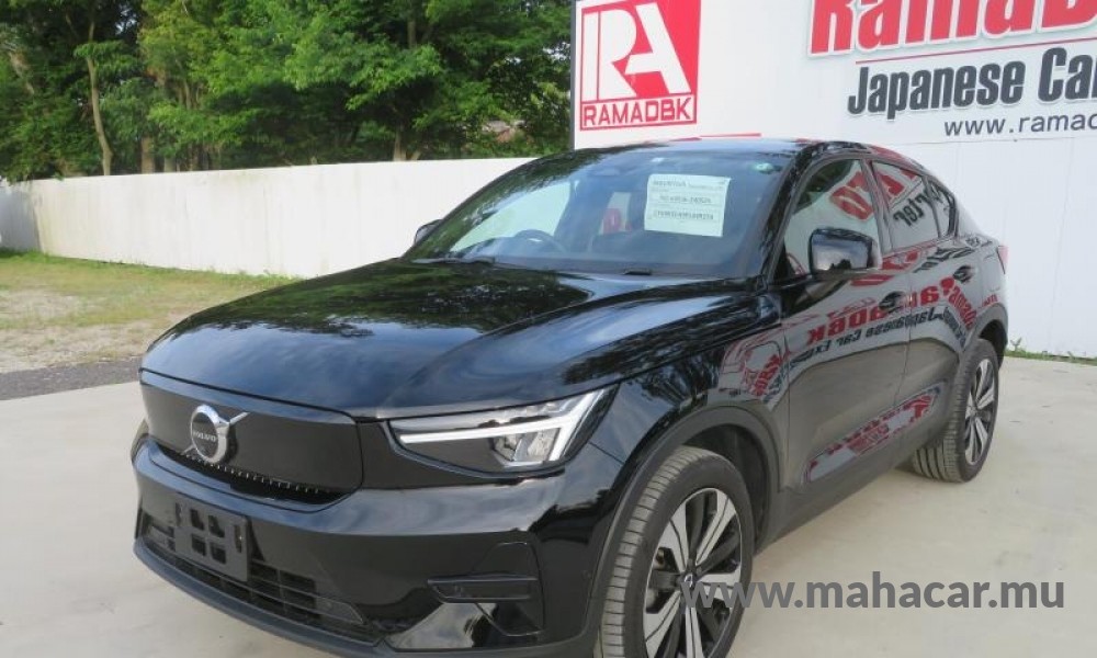 2023 VOLVO C40, Black