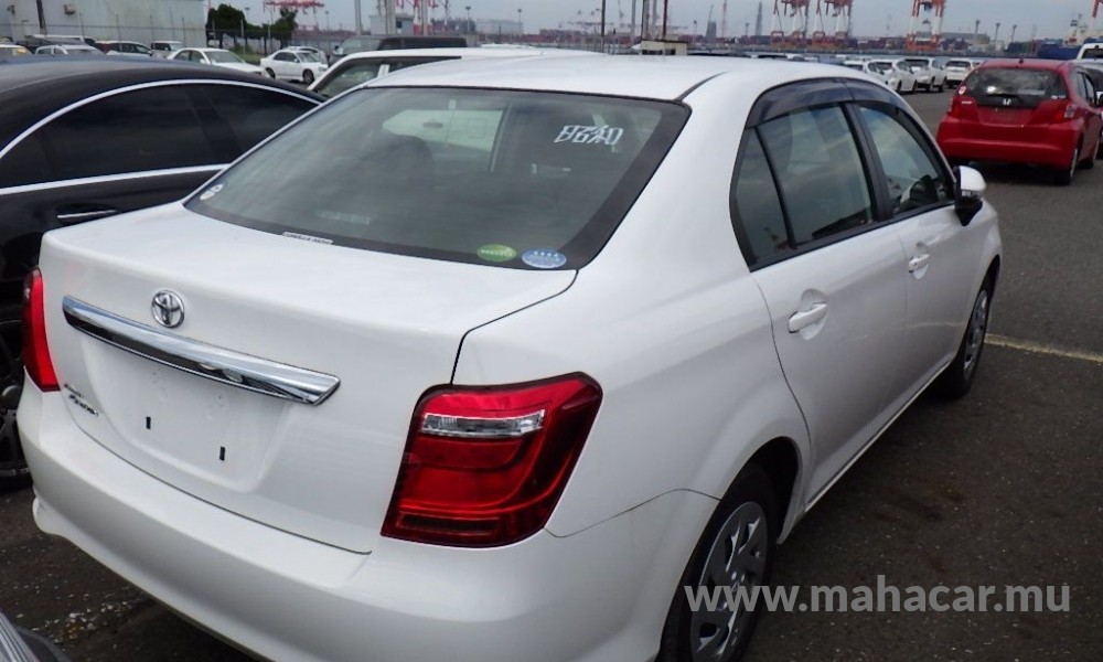 2020 Toyota Corolla Axio photo 4