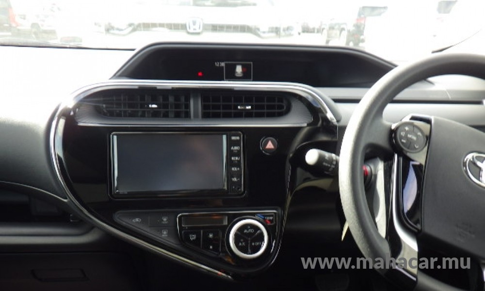 2019 Toyota AQUA photo 10