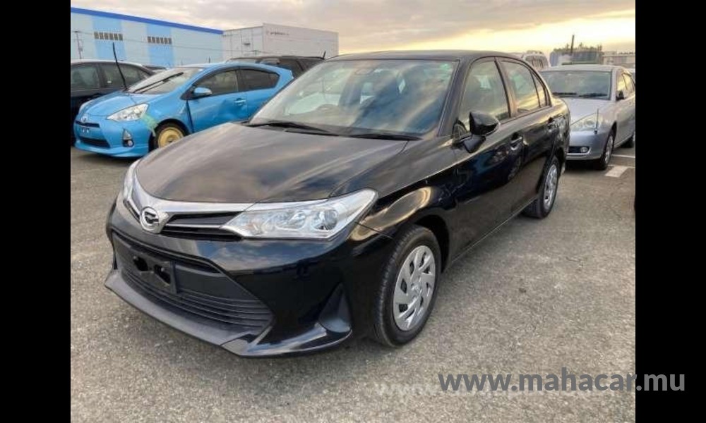 2018 Toyota Corolla Axio photo 2