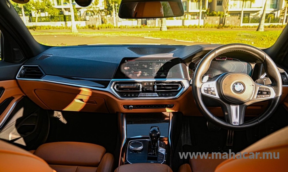 2020 BMW 330i photo 6