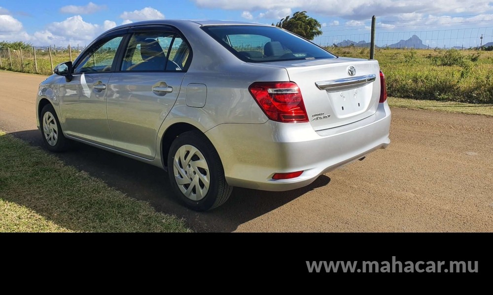 2018 Toyota Corolla Axio photo 10