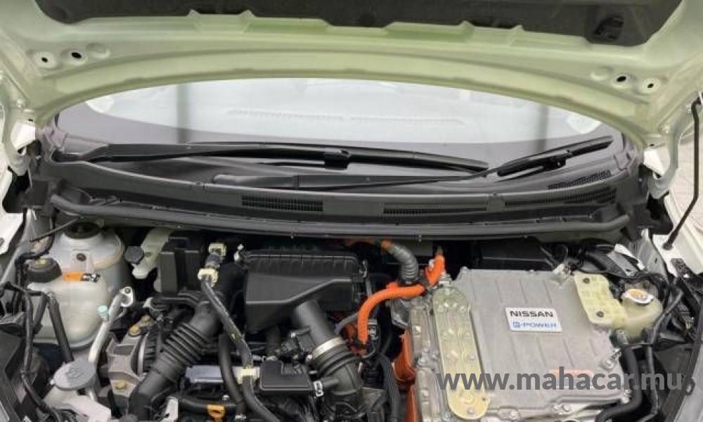2020 Nissan NOTE E-POWER photo 12