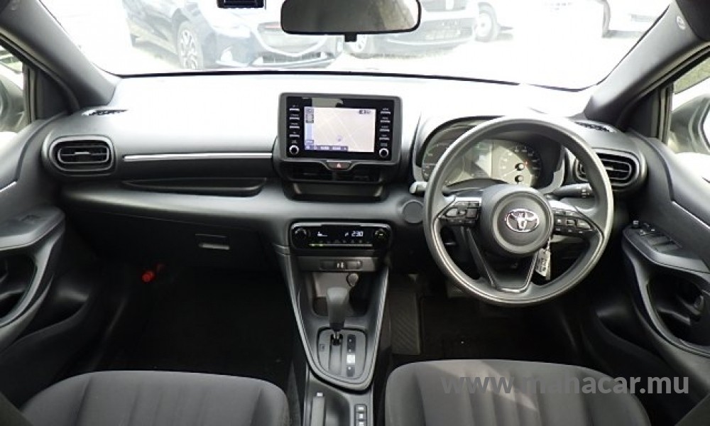 2022 Toyota Yaris Hybrid photo 9