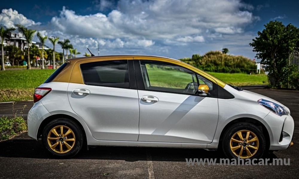 2019 Toyota Vitz photo 3