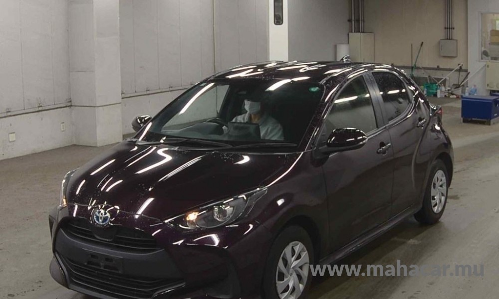 2021 Toyota Yaris Hybrid, Purple