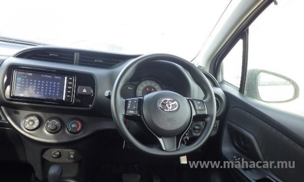 2019 Toyota Vitz photo 11