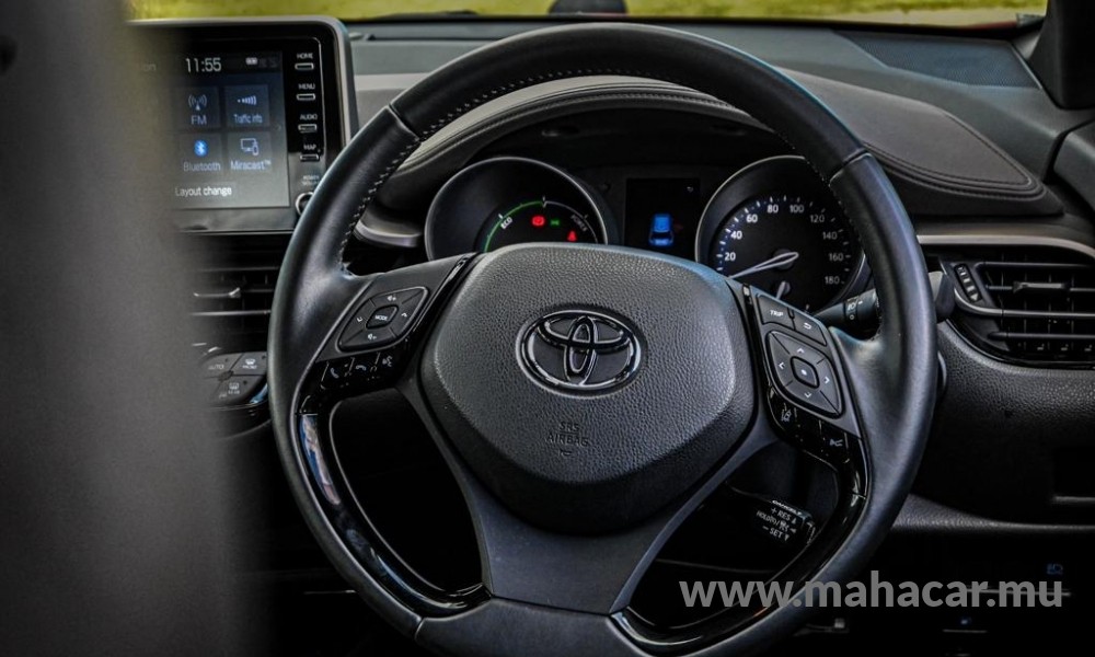 2019 Toyota CHR HYBRID photo 12