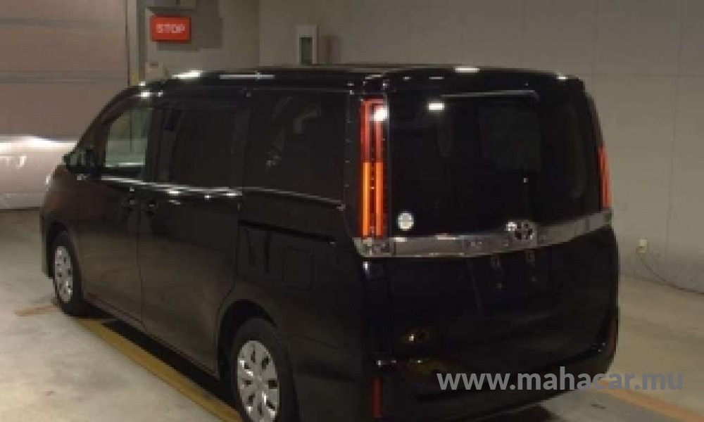 2021 Toyota Noah photo 4