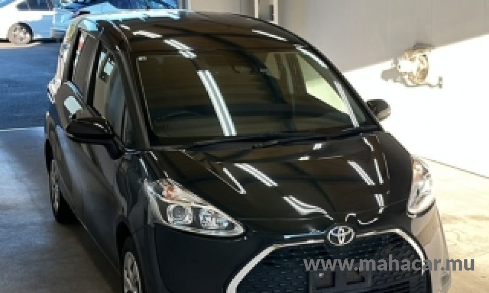 2022 Toyota Sienta photo 3
