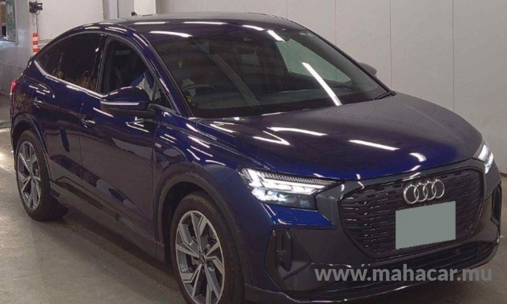 2023 AUDI Q4 photo 2