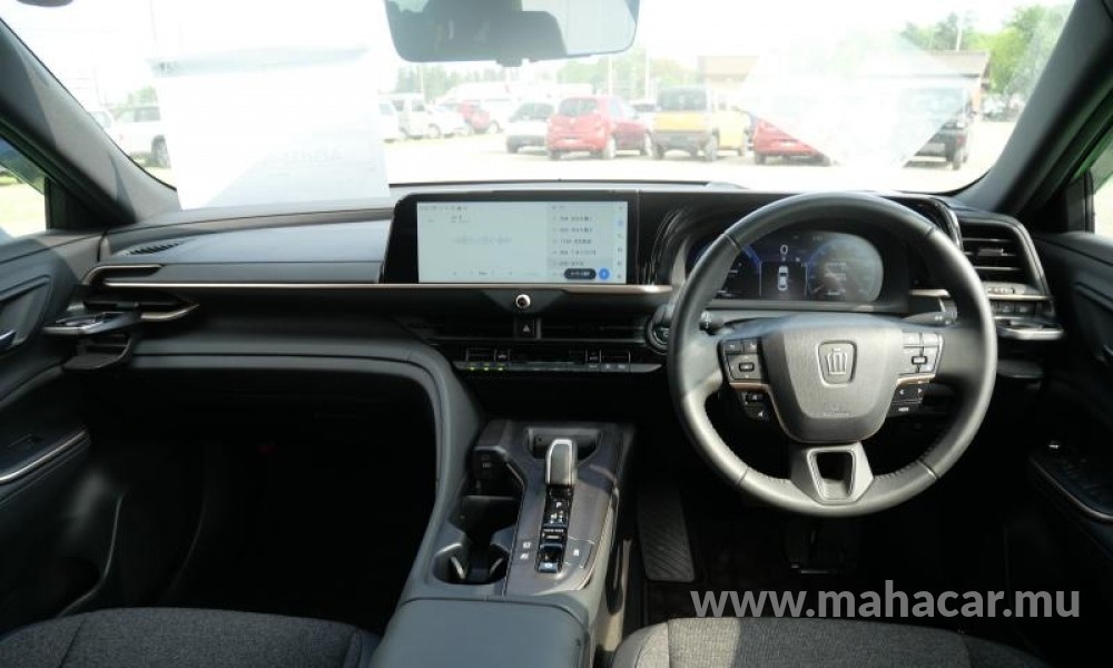 2023 Toyota Crown photo 6